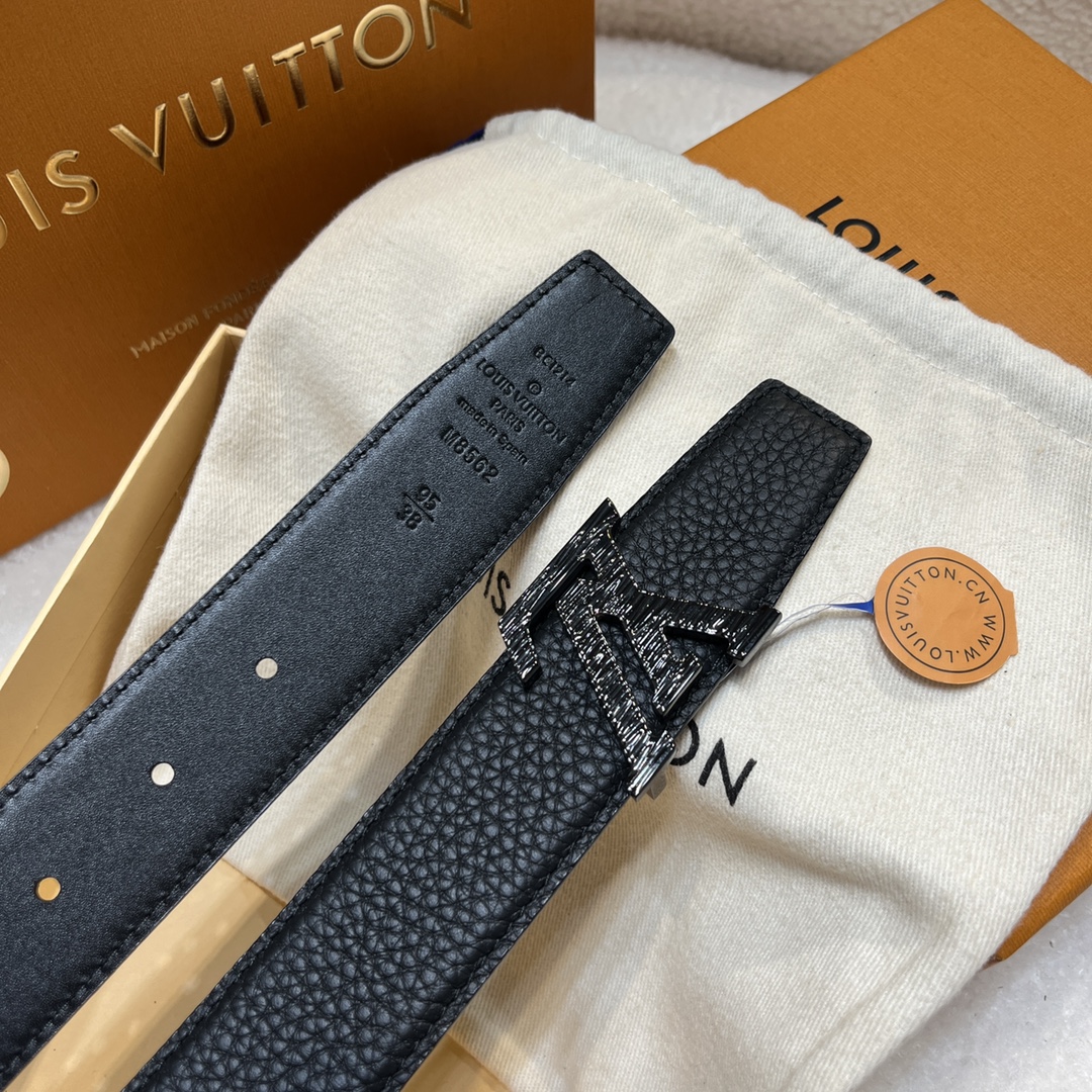 Louis Vuitton LV Men's Reversible Togo Leather Belt