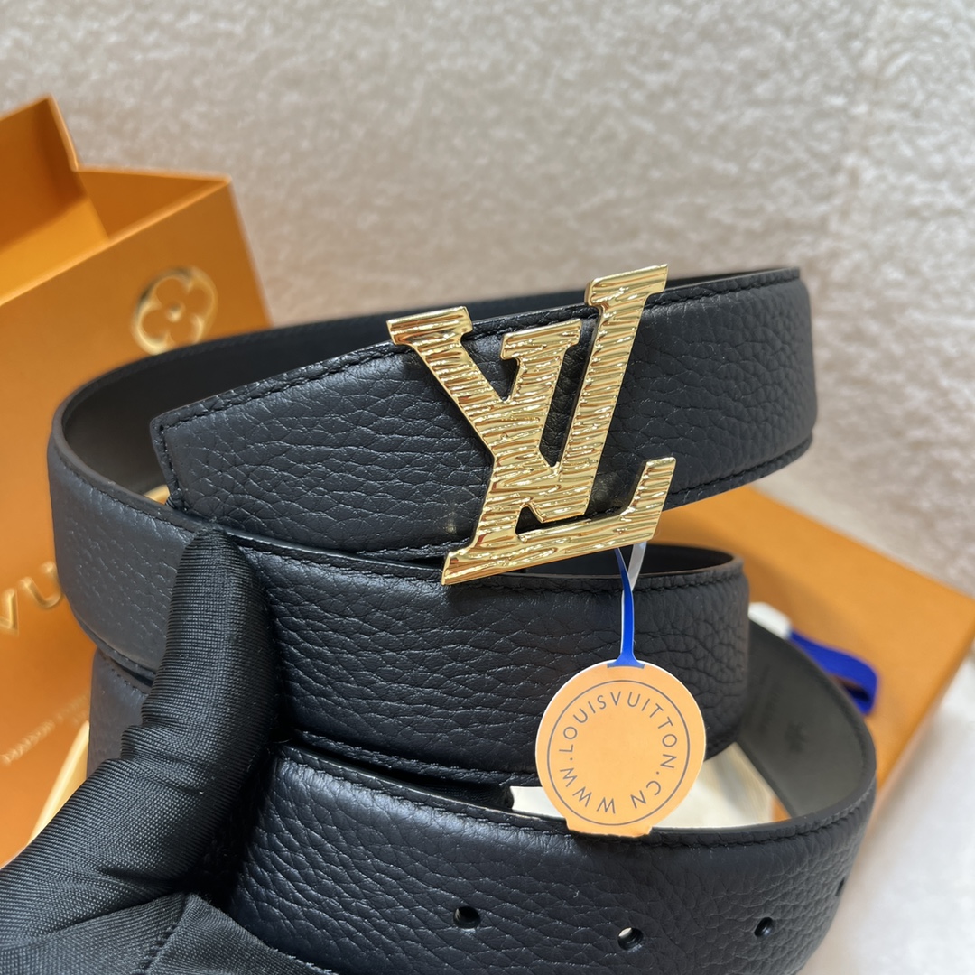 Louis Vuitton LV Men's Reversible Togo Leather Belt