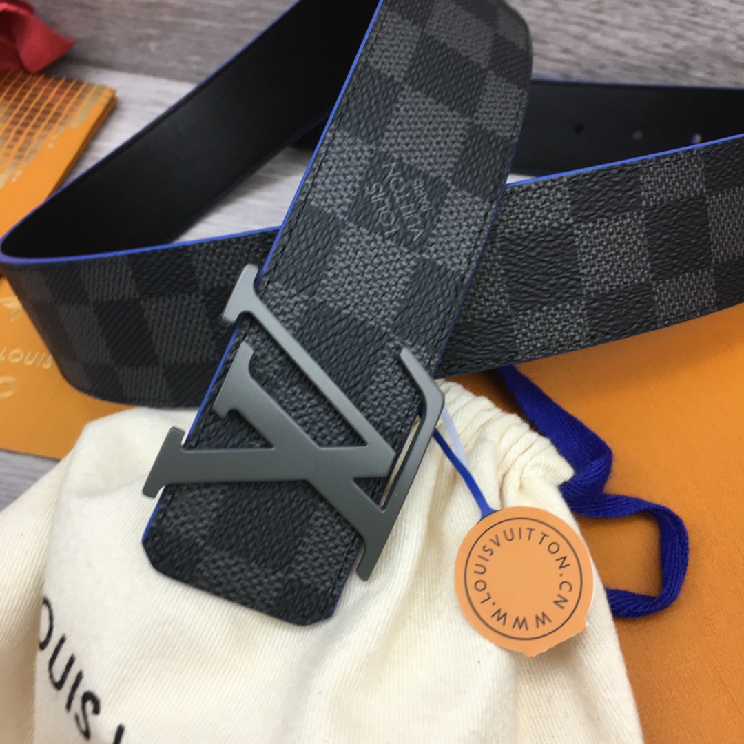  Louis Vuitton LV Reversible 40mm Canvas and Calfskin Belt