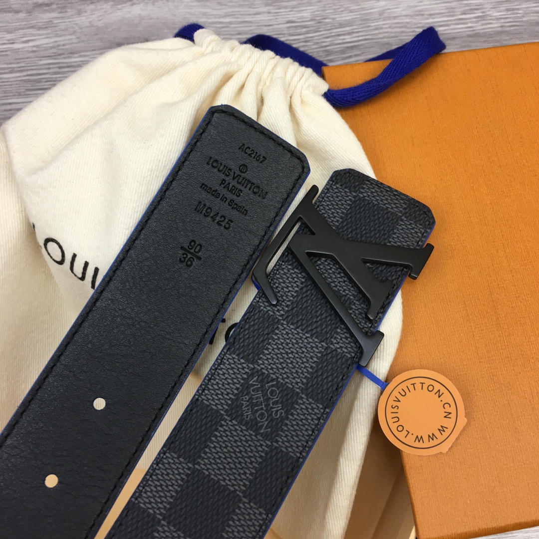  Louis Vuitton LV Reversible 40mm Canvas and Calfskin Belt