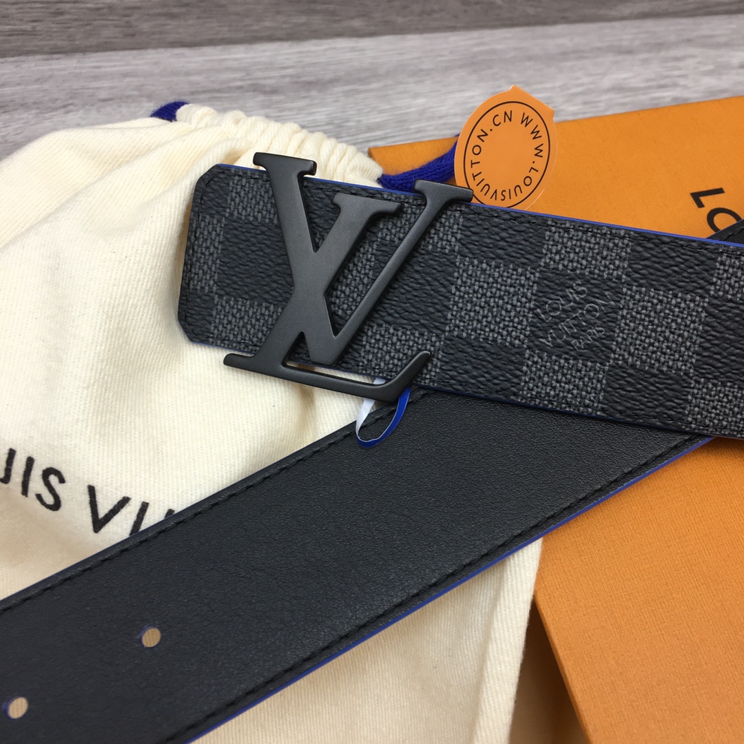  Louis Vuitton LV Reversible 40mm Canvas and Calfskin Belt