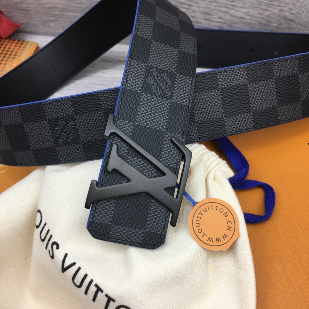  Louis Vuitton LV Reversible 40mm Canvas and Calfskin Belt