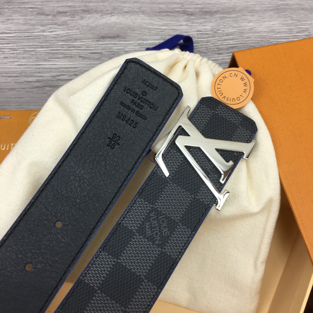  Louis Vuitton LV Reversible 40mm Canvas and Calfskin Belt
