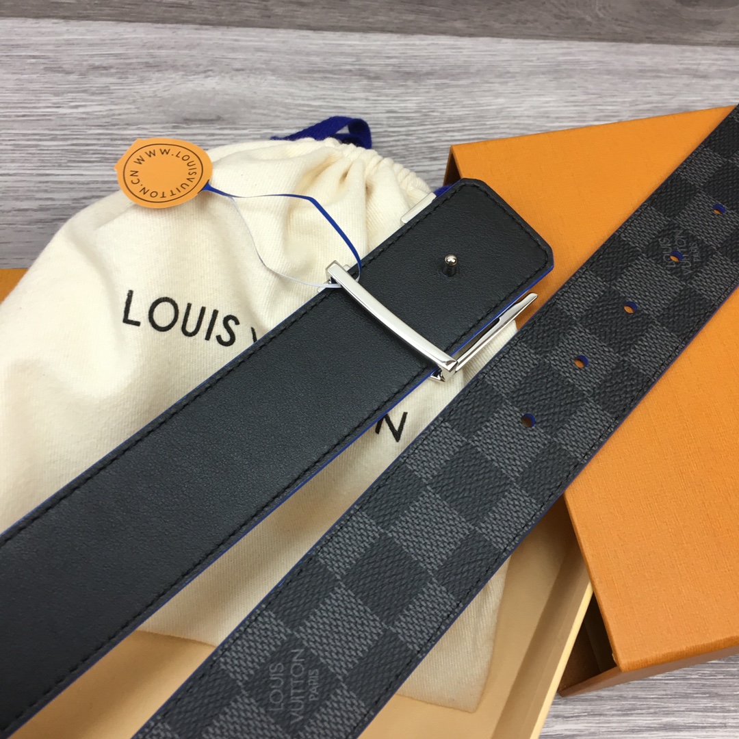  Louis Vuitton LV Reversible 40mm Canvas and Calfskin Belt