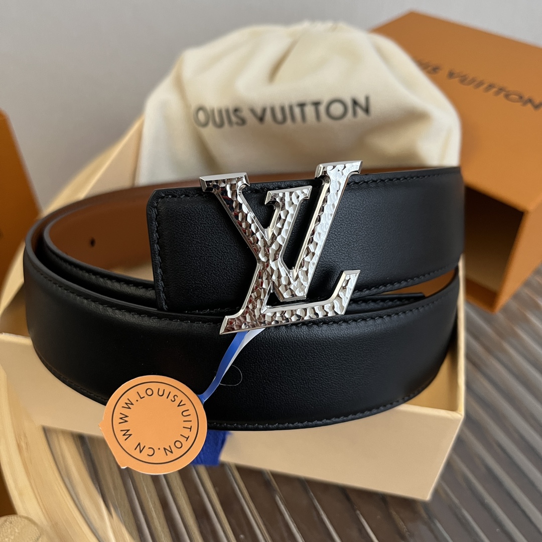 Louis Vuitton Men's Soft Calfskin Reversible Belt