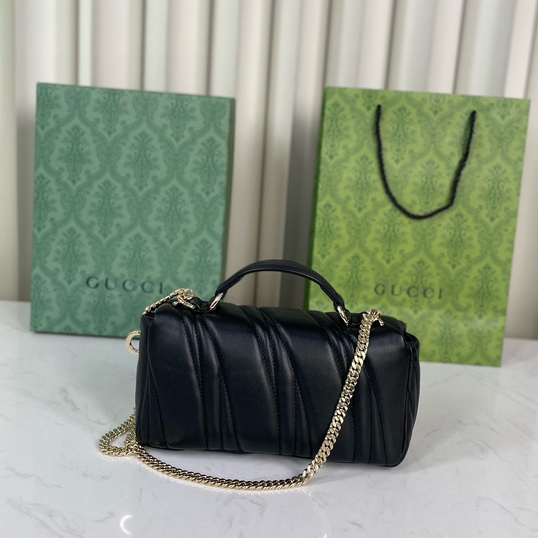 Gucci GG Pochette Voyage Medium Clutch Bag Shoulder Backpack 806017 Black fluffy Quilted Leather