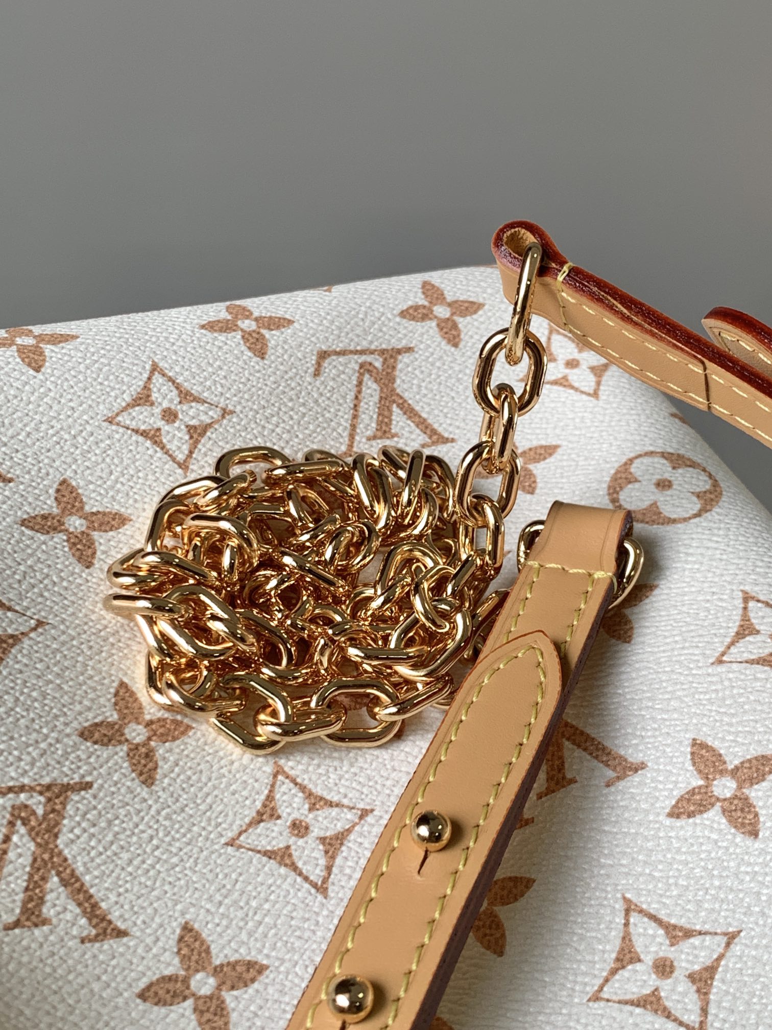  Variable code chip  LV M24408White FlowerAtlantis BB handbag Monogram Reverse canvas with removable and adjustable shoulder str