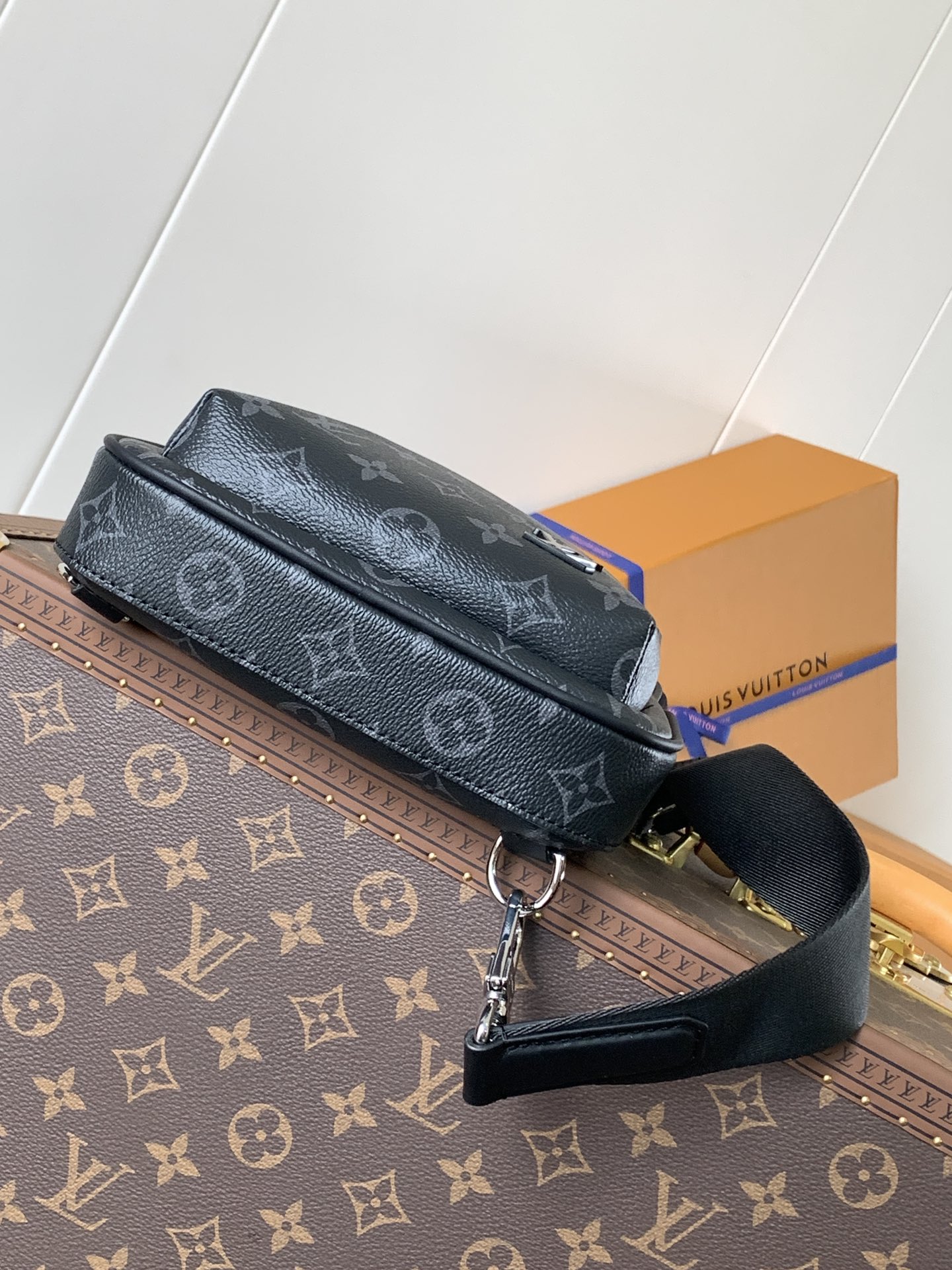 Variable Code Chip LV M46327 Black Floral Avenue Shoulder Bag Damier Graphite coated canvas - Zipper front bag - Top small zippe