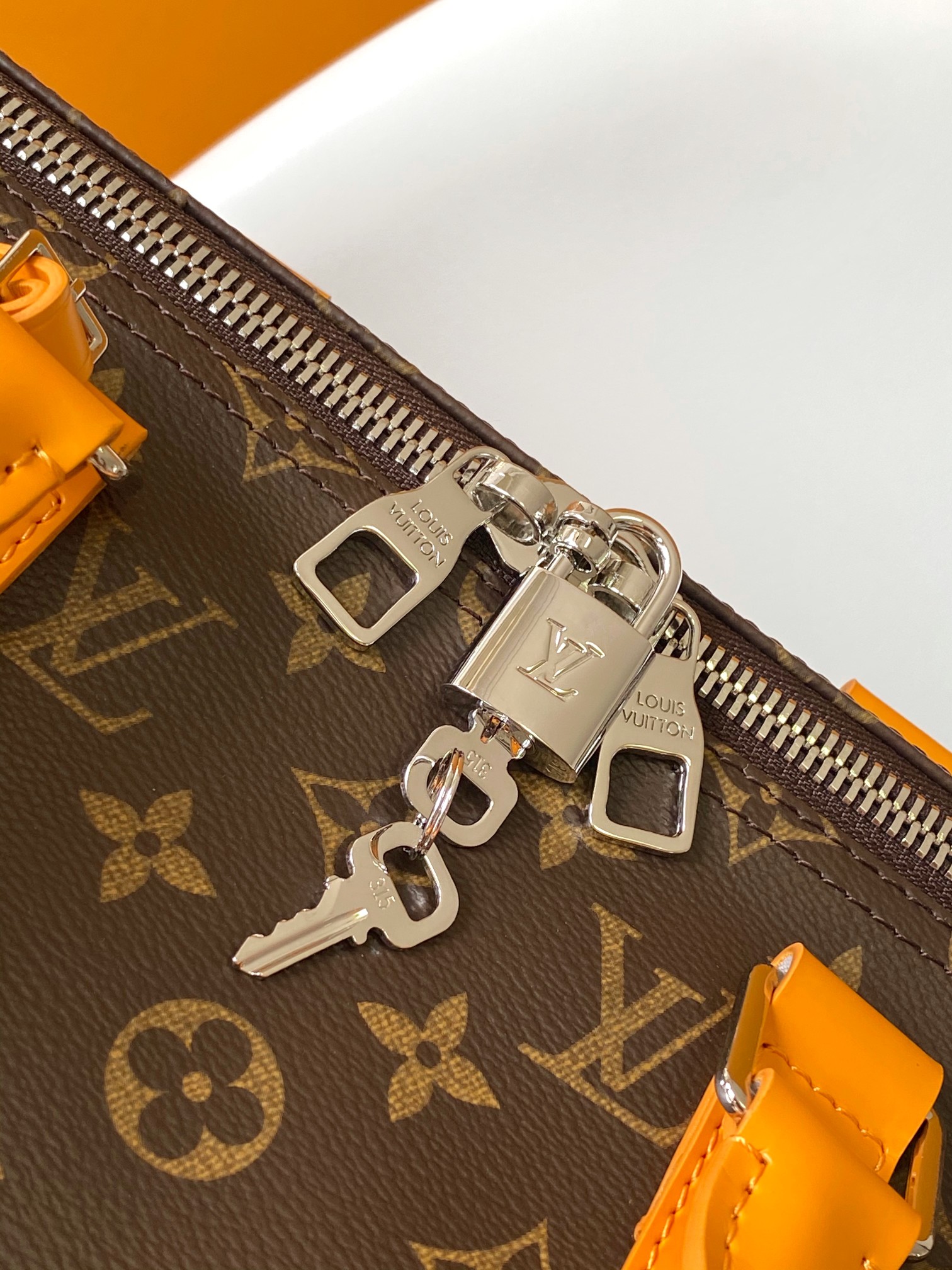 M12634 Keepall Bandouli??re 50 Travel Bag by Louis Vuitton LV in Yellow