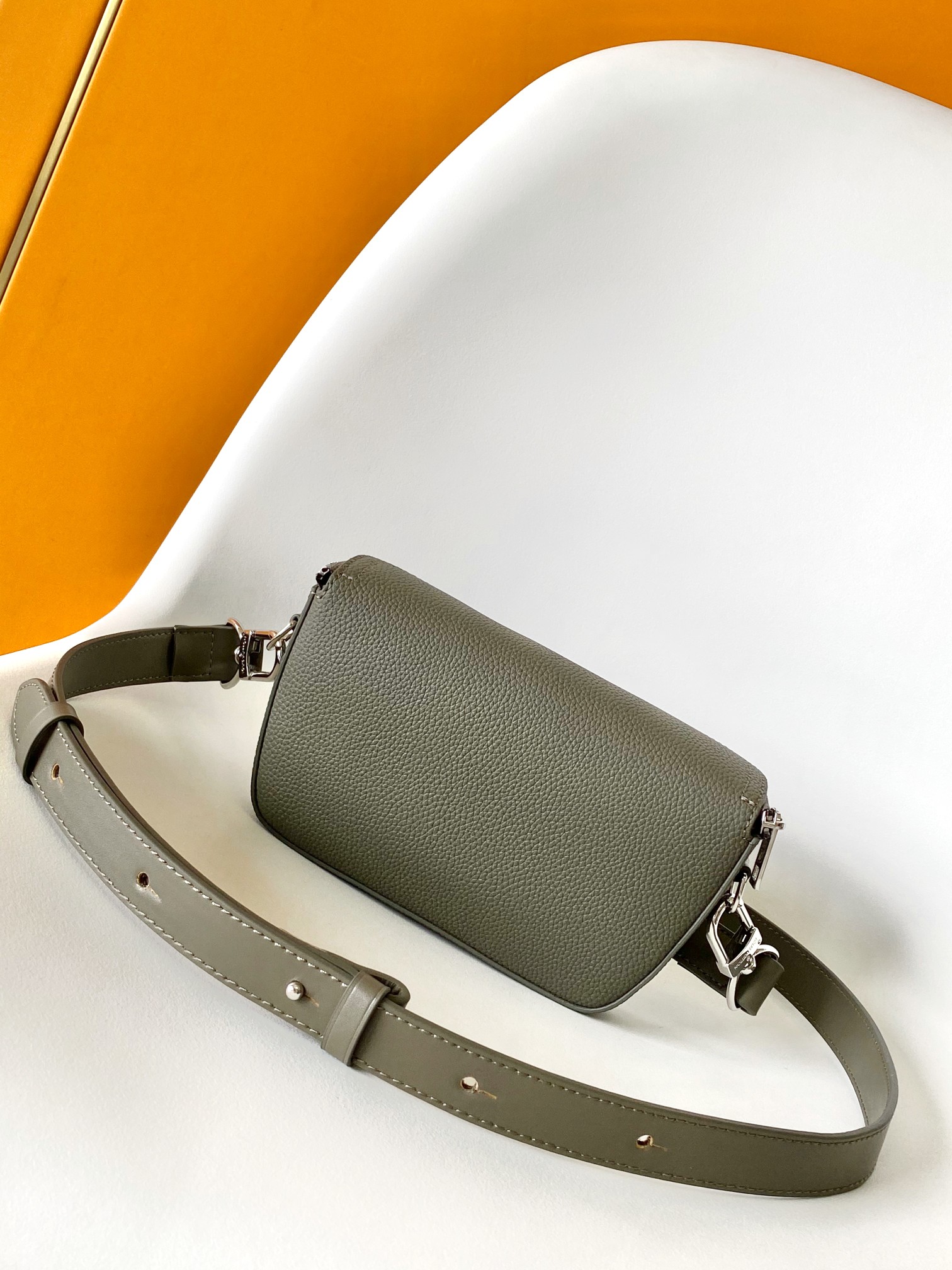 M83560 Pilot Mini Bag by Louis Vuitton LV in Grainy Leather