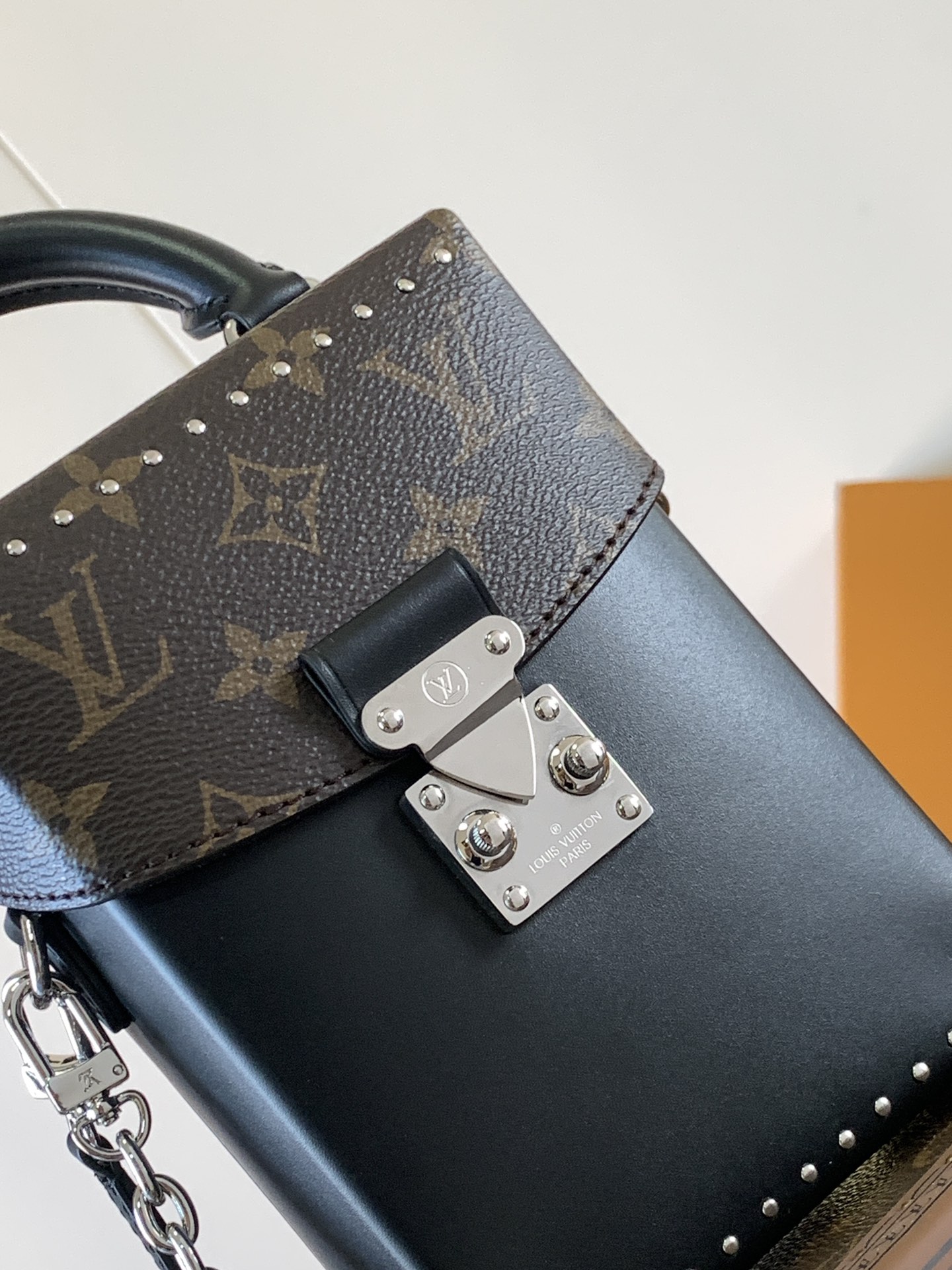 M12362 Camera Box Handbag by Louis Vuitton LV - Glossy Leather