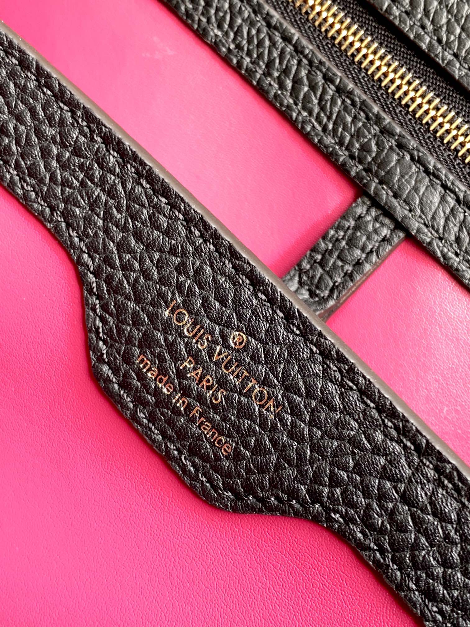 Louis Vuitton LV N92800 Capucines Handbag in Black Python Leather