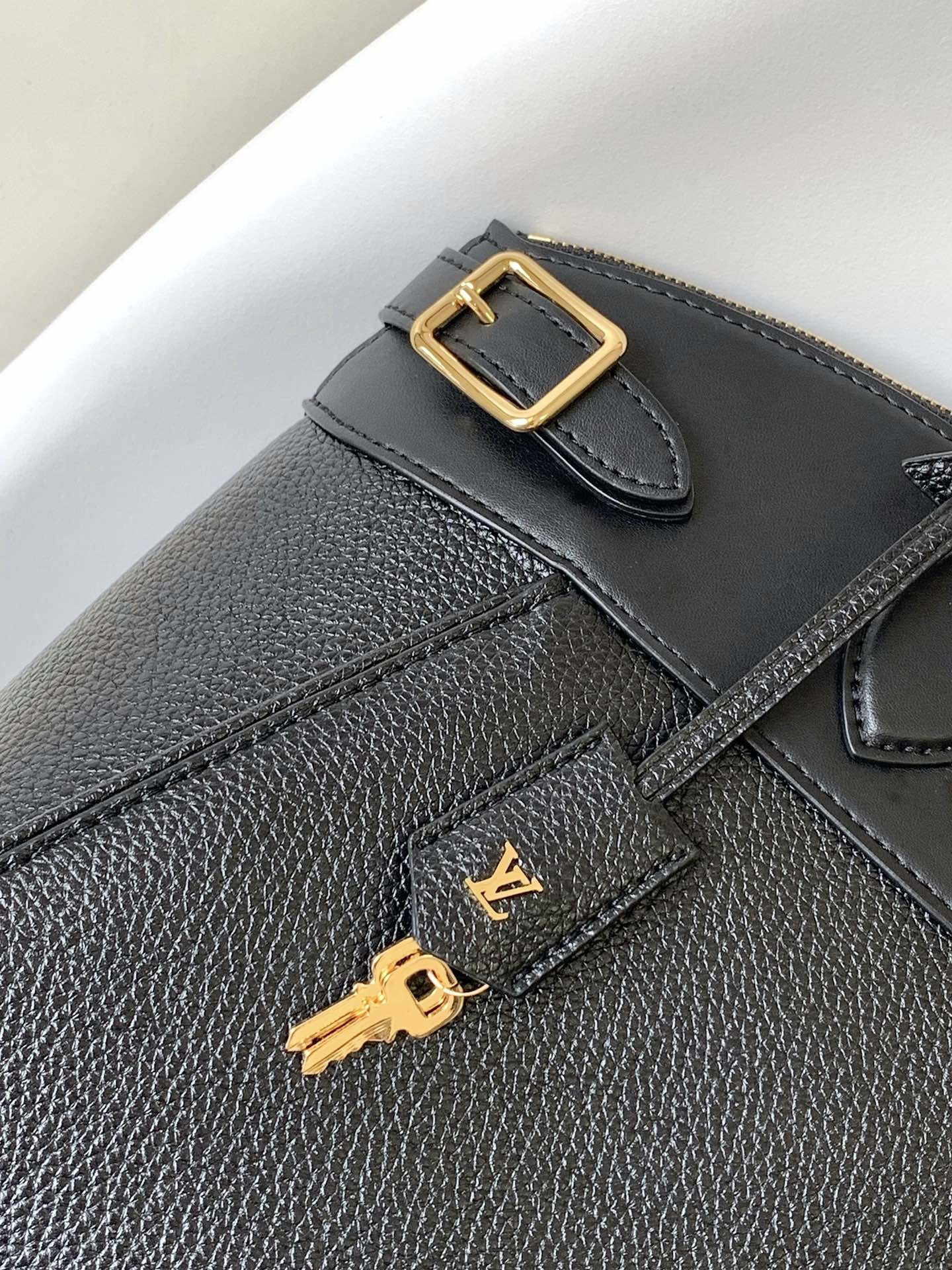 Louis Vuitton LV Lock It MM Bag M22914 Black