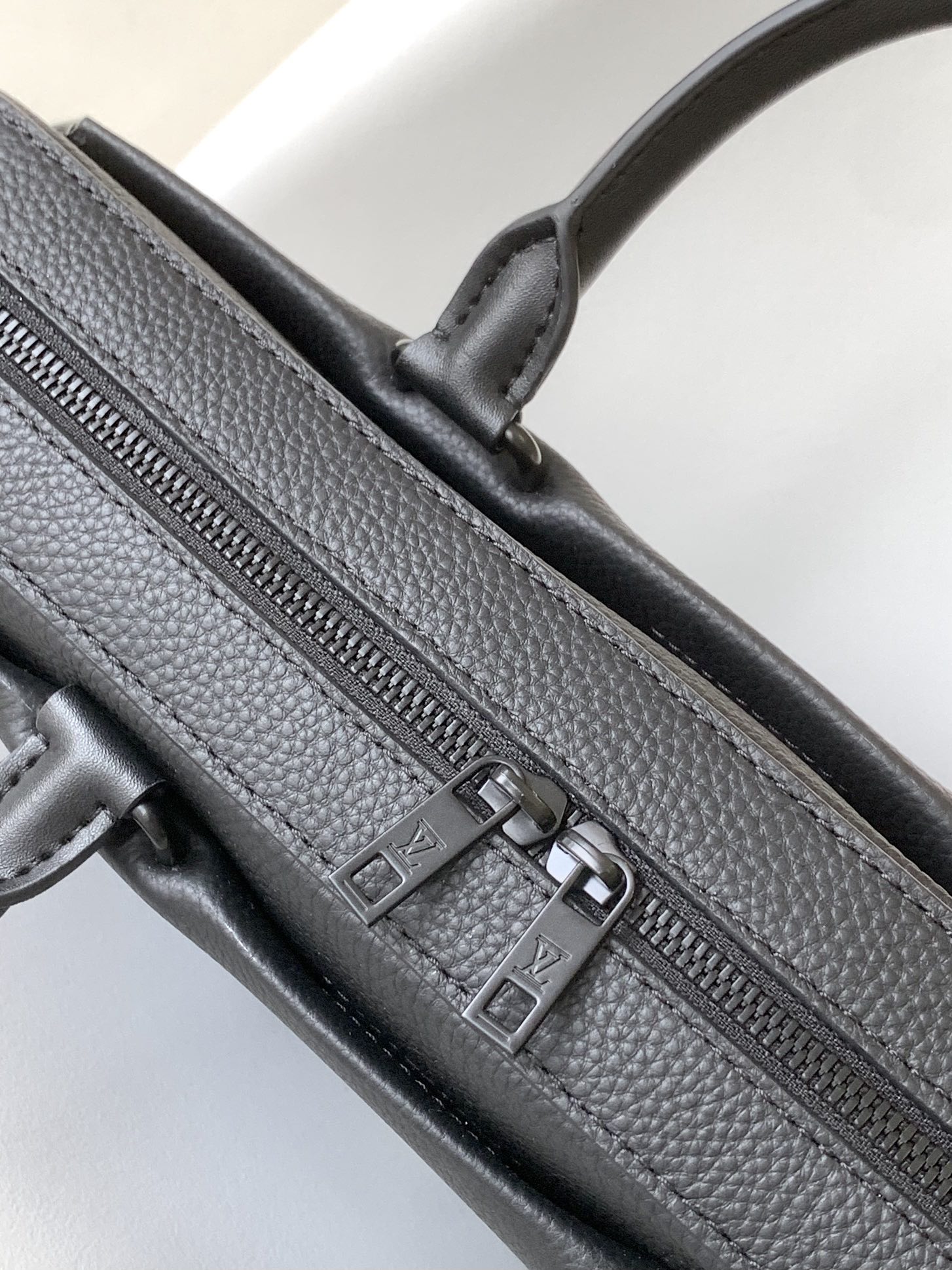 Louis Vuitton LV ZjmPot Leather Briefcase - Model M23778
