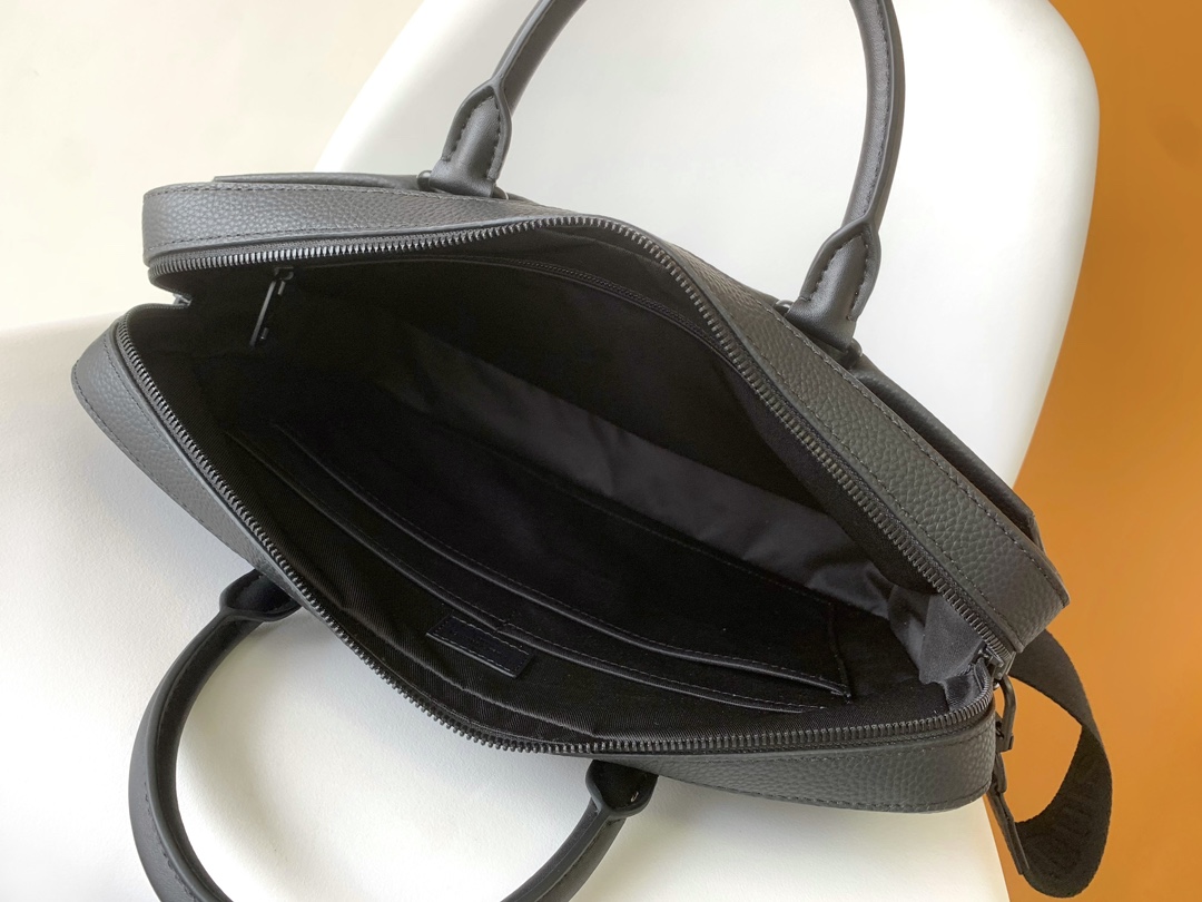 Louis Vuitton LV ZjmPot Leather Briefcase - Model M23778