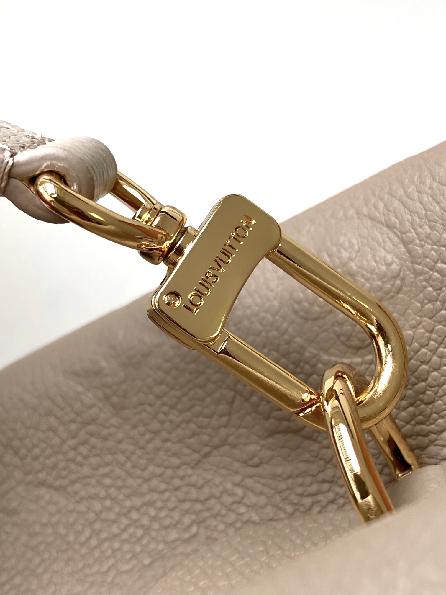 Louis Vuitton LV Handbag - M11463 (Gray)