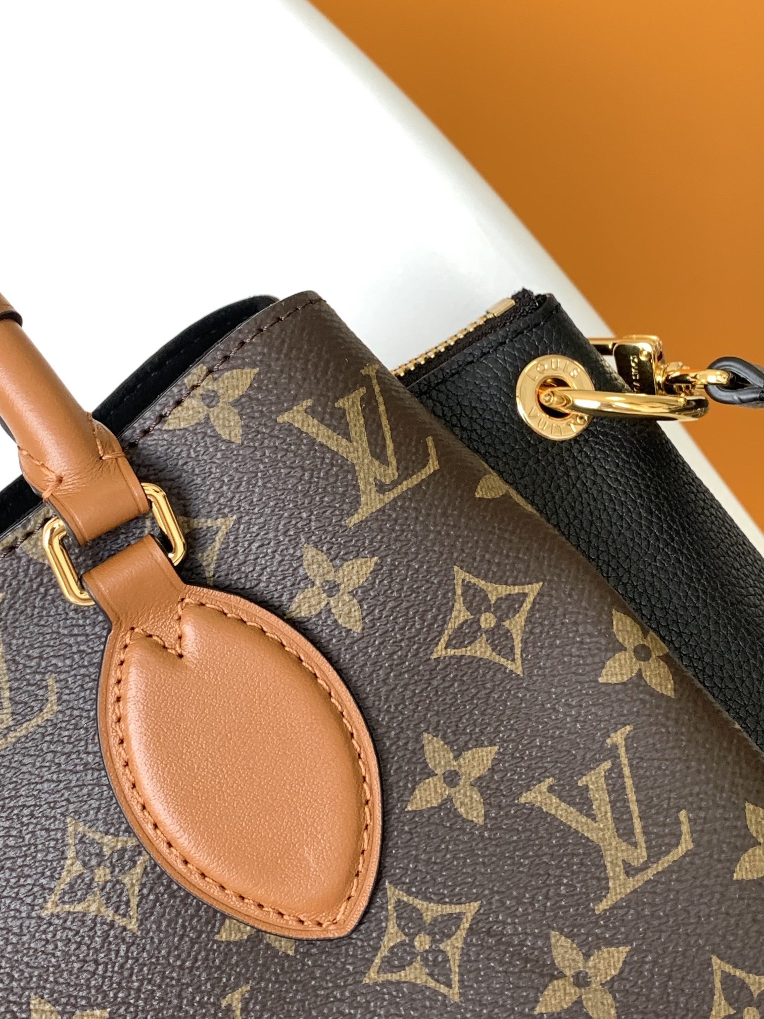 Louis Vuitton LV Op??ra Medium Handbag - M46508 Black