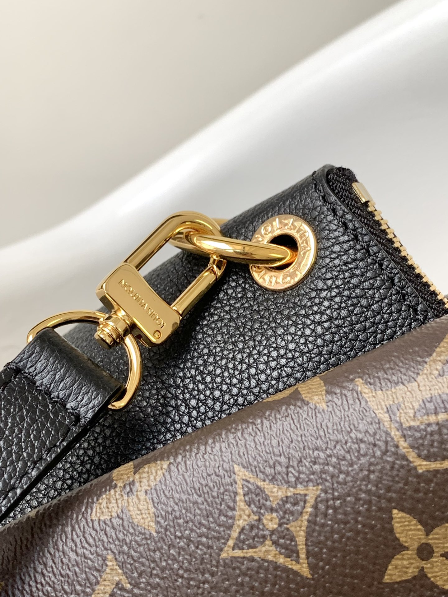 Louis Vuitton LV Op??ra Medium Handbag - M46508 Black