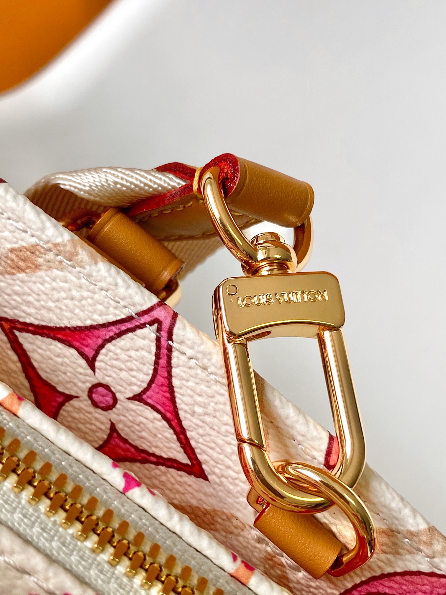 Louis Vuitton LV OnTheGo East West Handbag - LV By The Pool Collection - M25318