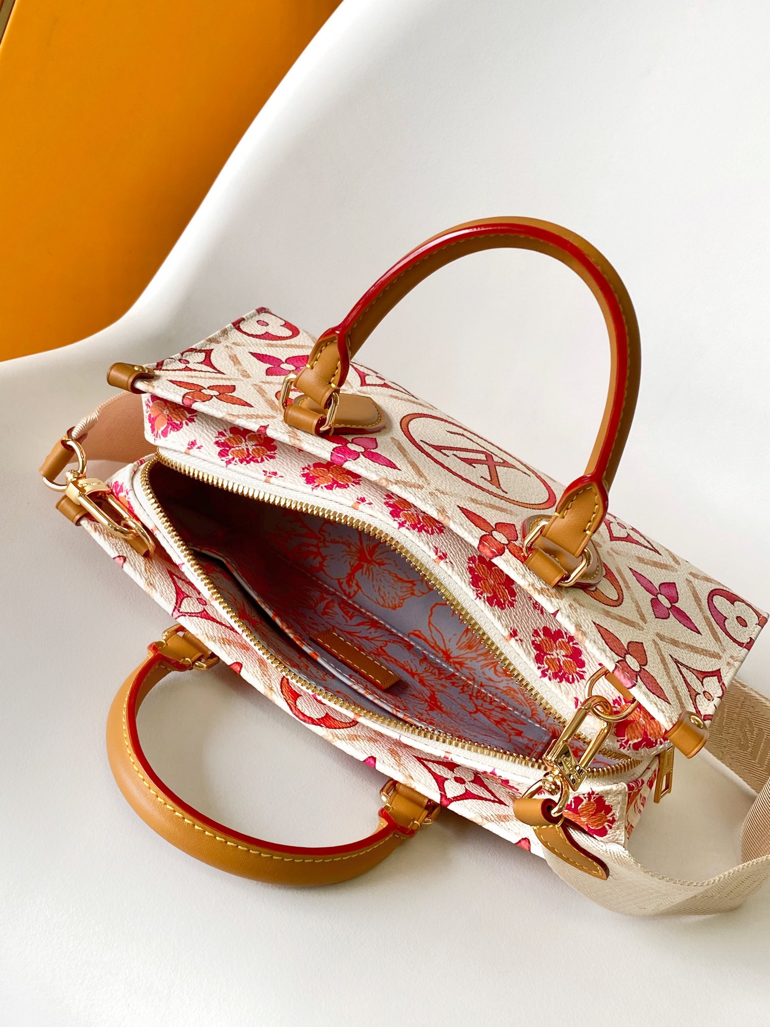 Louis Vuitton LV OnTheGo East West Handbag - LV By The Pool Collection - M25318