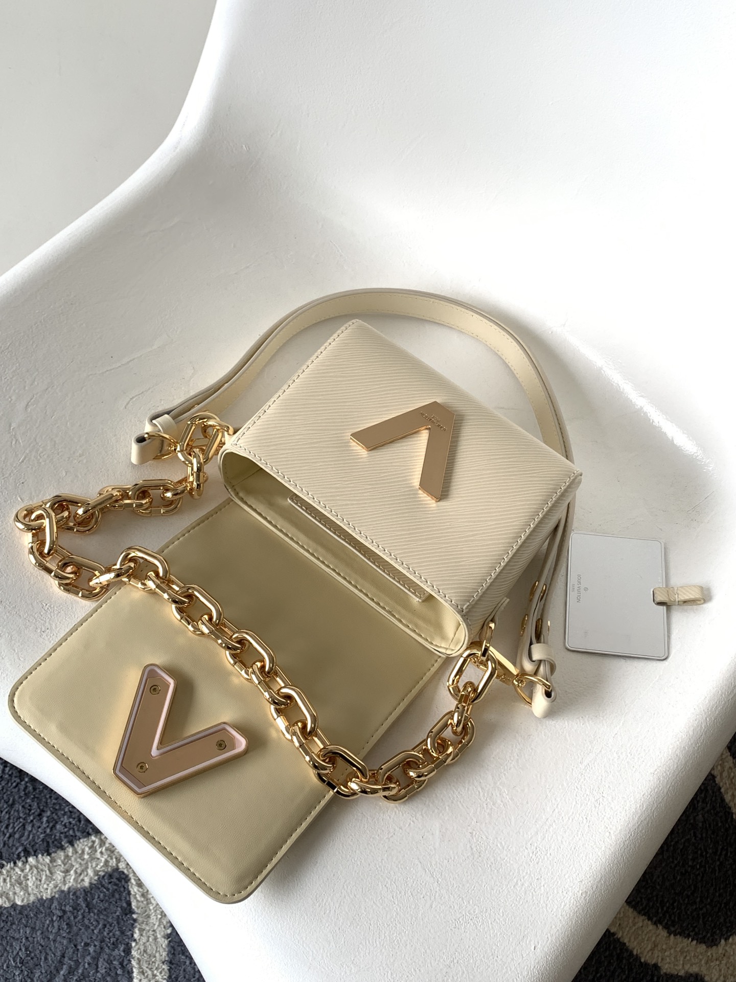 Louis Vuitton LV Twist Lock XL Handbag - Model M22296