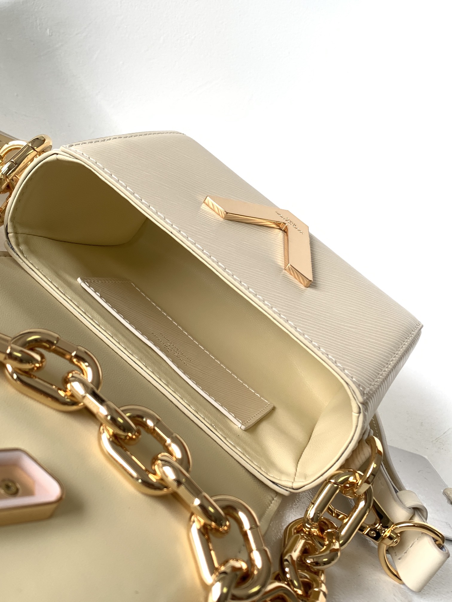Louis Vuitton LV Twist Lock XL Handbag - Model M22296